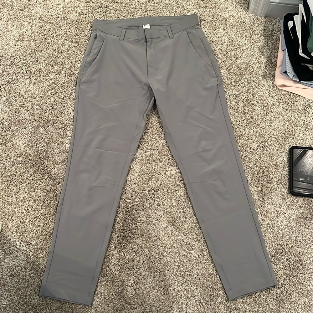 Fabletics light grey golf pants size 31x32, PERFECT CONDITION